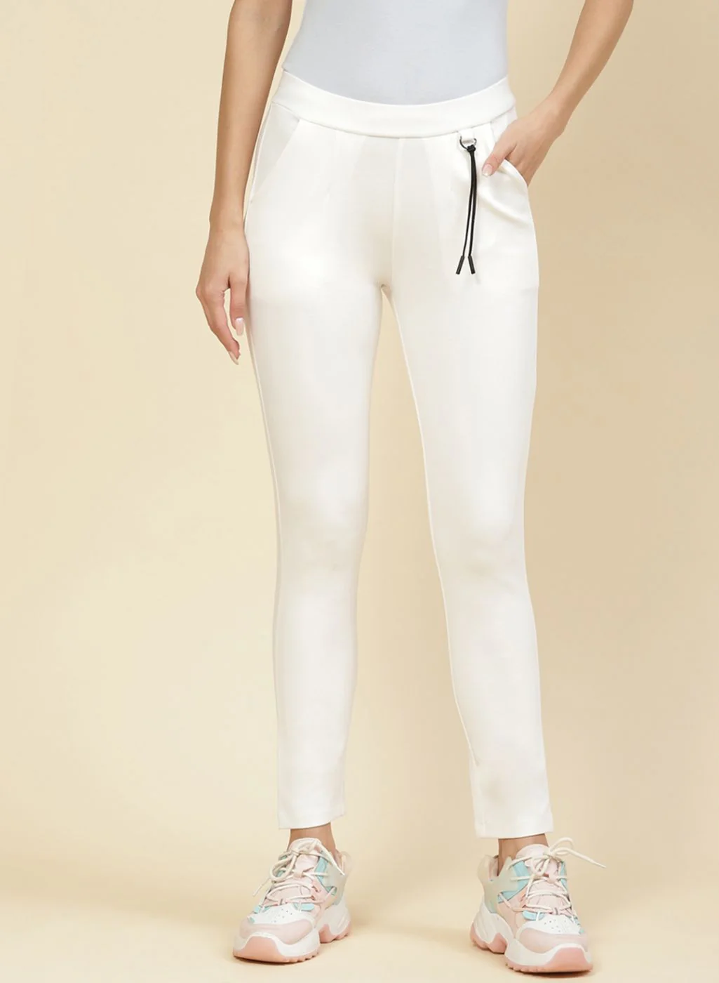 Women White Plain Jegging - Image 2