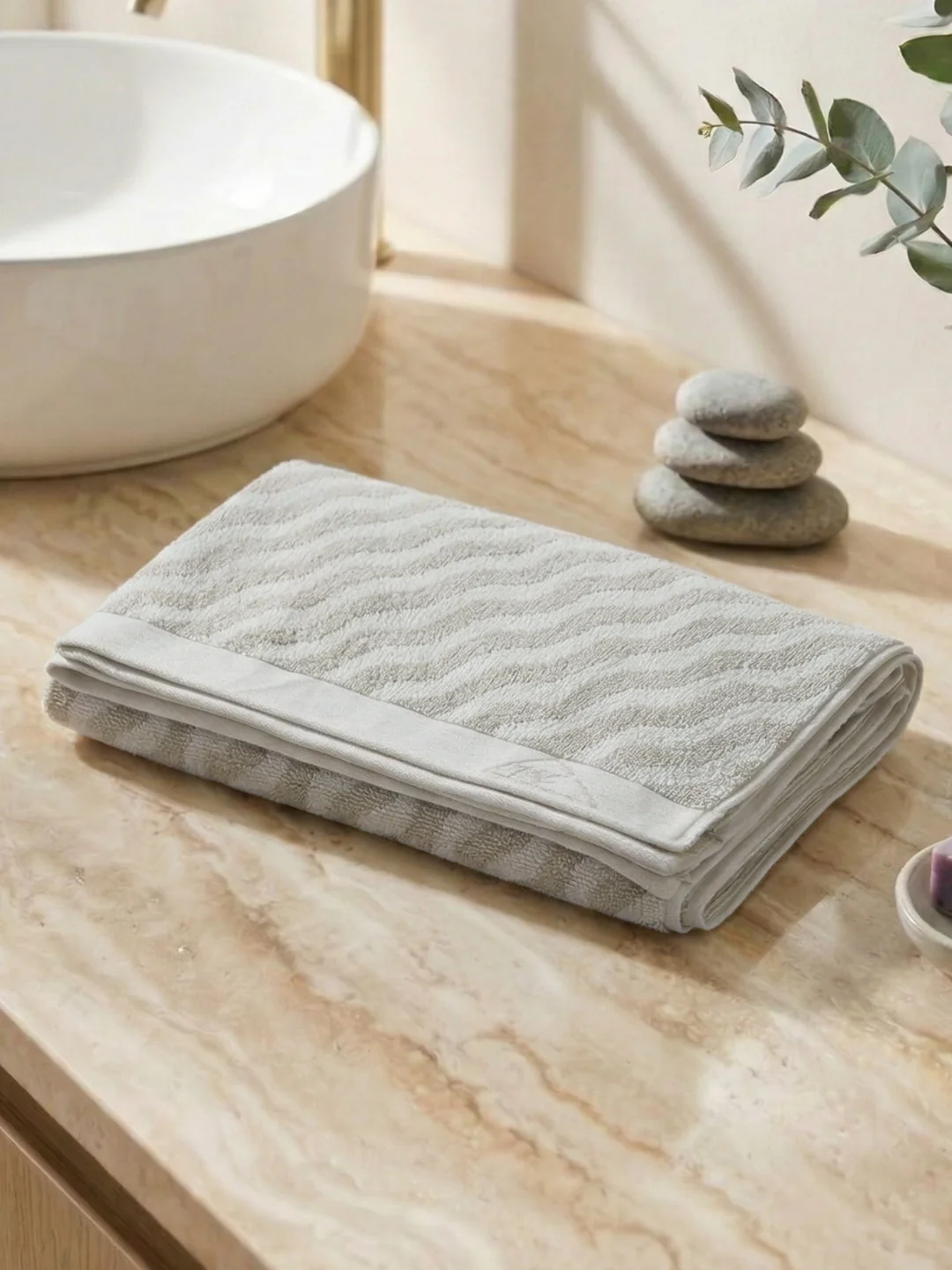 Premium Green & White Pure Cotton Self Design 500 GSM Bath Towel 1 Piece (Green Weave Collection) - Image 2