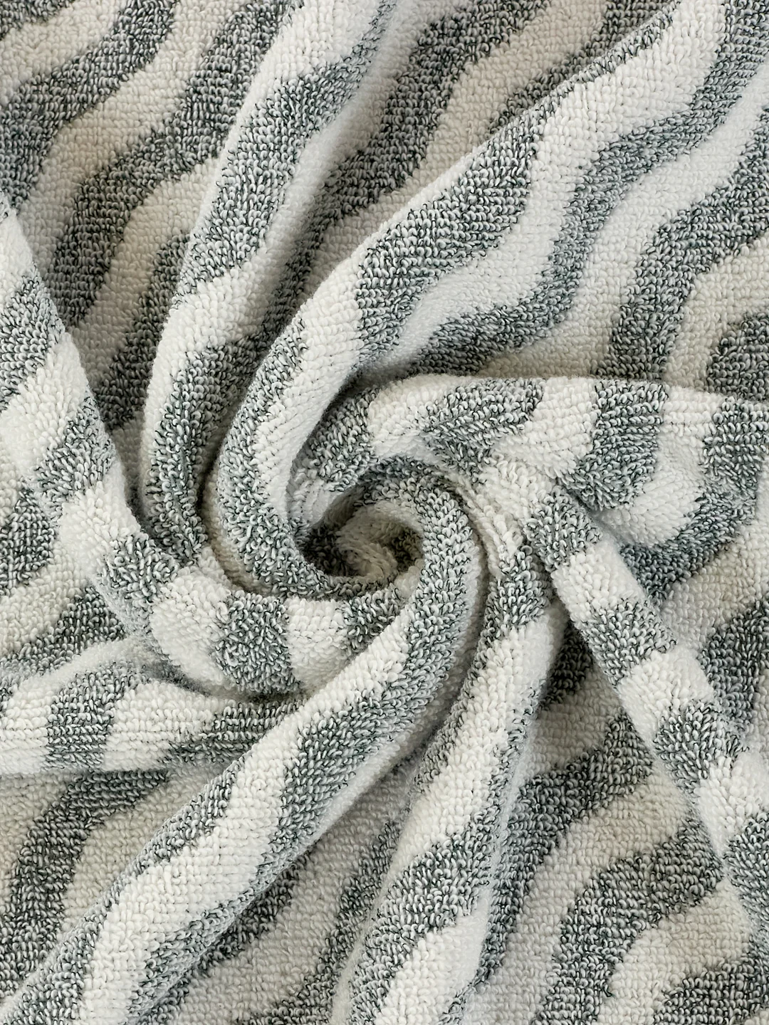 Premium Green & White Pure Cotton Self Design 500 GSM Bath Towel 1 Piece (Green Weave Collection) - Image 7
