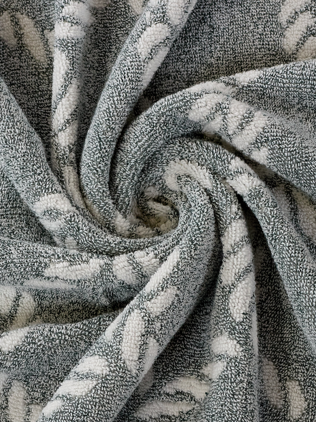 Premium Green & White Pure Cotton Self Design 500 GSM Bath Towel 1 Piece (Green Weave Collection) - Image 7