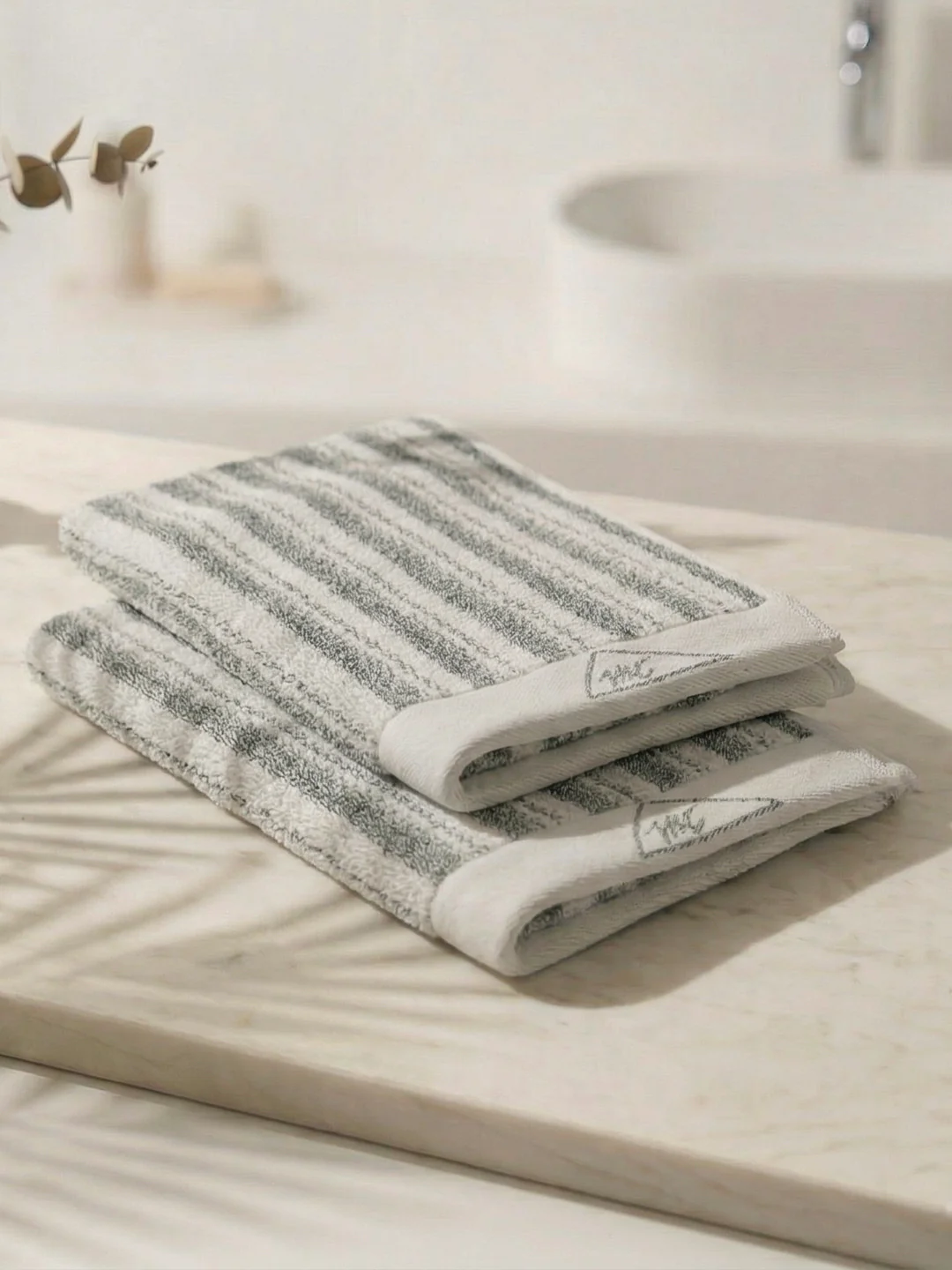 Premium Green & White Pure Cotton Self Design 500 GSM Hand Towel 2 Pc Set (Green Weave Collection) - Image 2