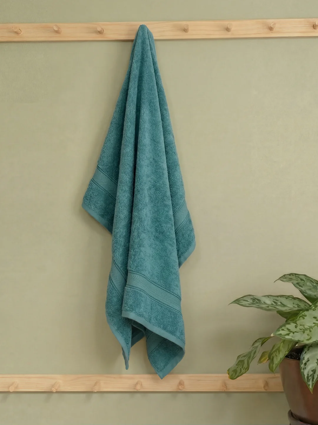 Premium Light Green 100% Cotton Solid 525 GSM Bath Towel Amber 1 Pc Pvc Pack - Image 2