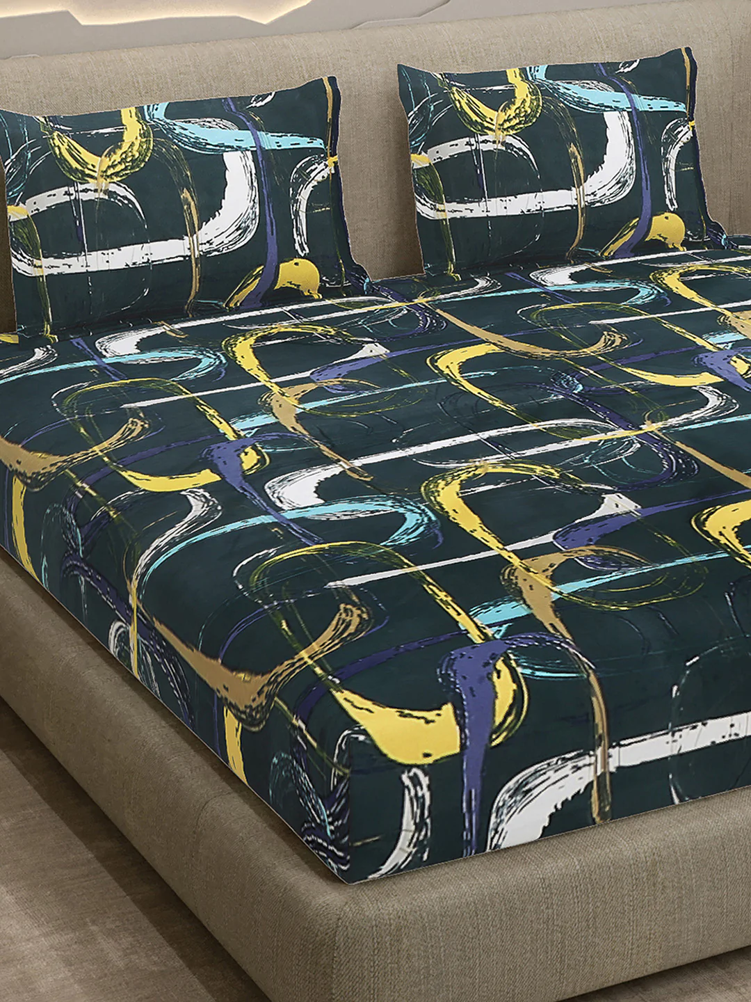 Printed Double Bed 130 GSM 4 Pc Bedding Set (1 Bedsheet, 1 AC Comforter & 2 Pillow Cover) - Image 8