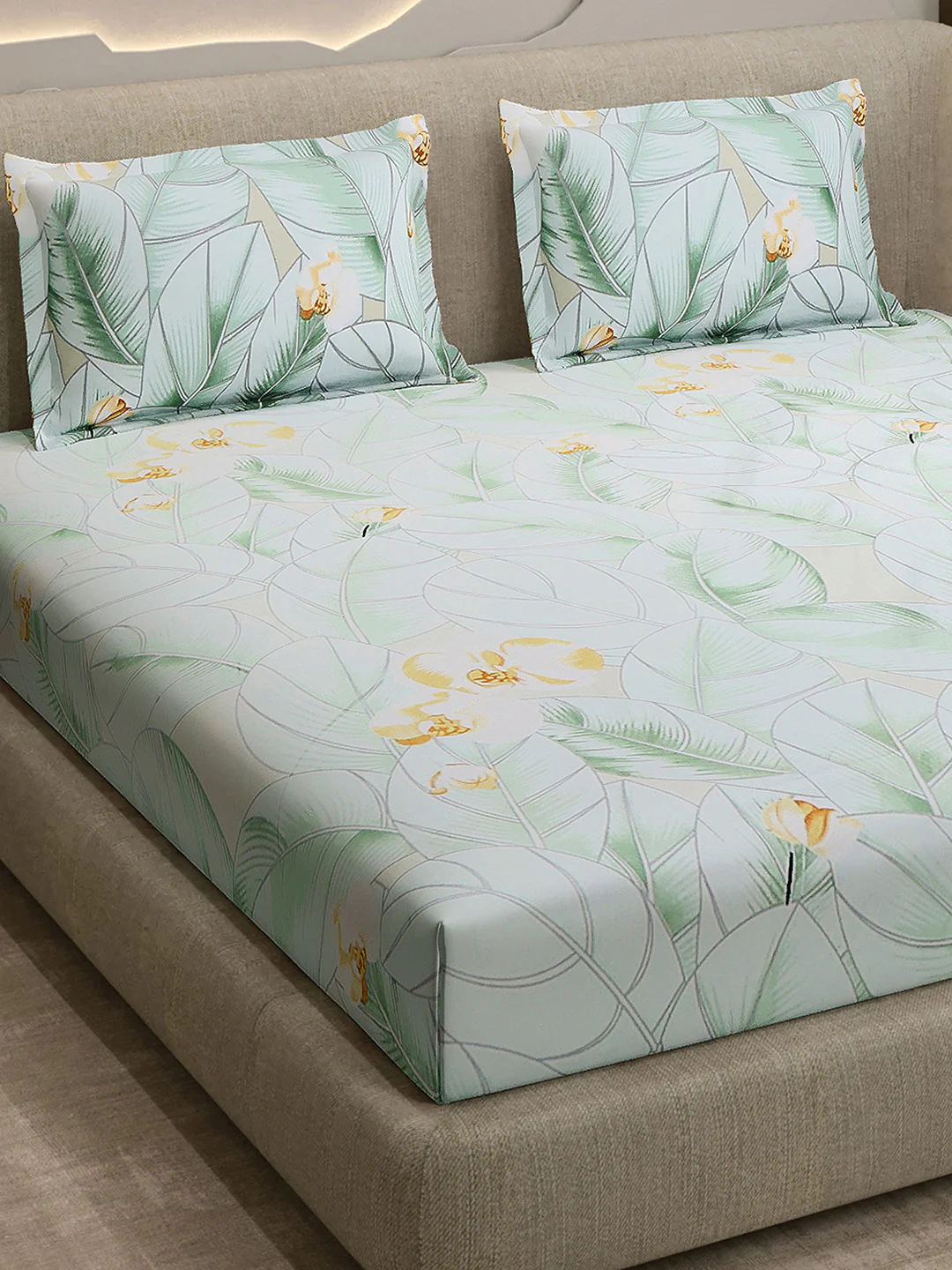 Printed Double Bed 130 GSM 4 Pc Bedding Set (1 Bedsheet, 1 AC Comforter & 2 Pillow Cover) - Image 8
