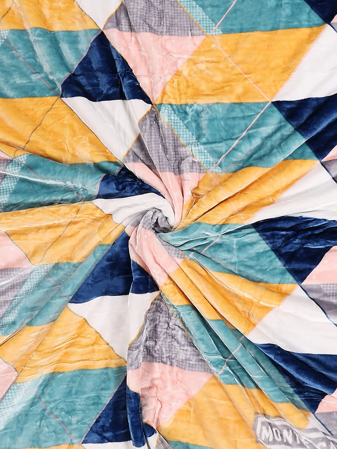Printed Double Bed 3 Ply, 720 GSM Blanket for Heavy Winter - (Gala Glow) - Image 7