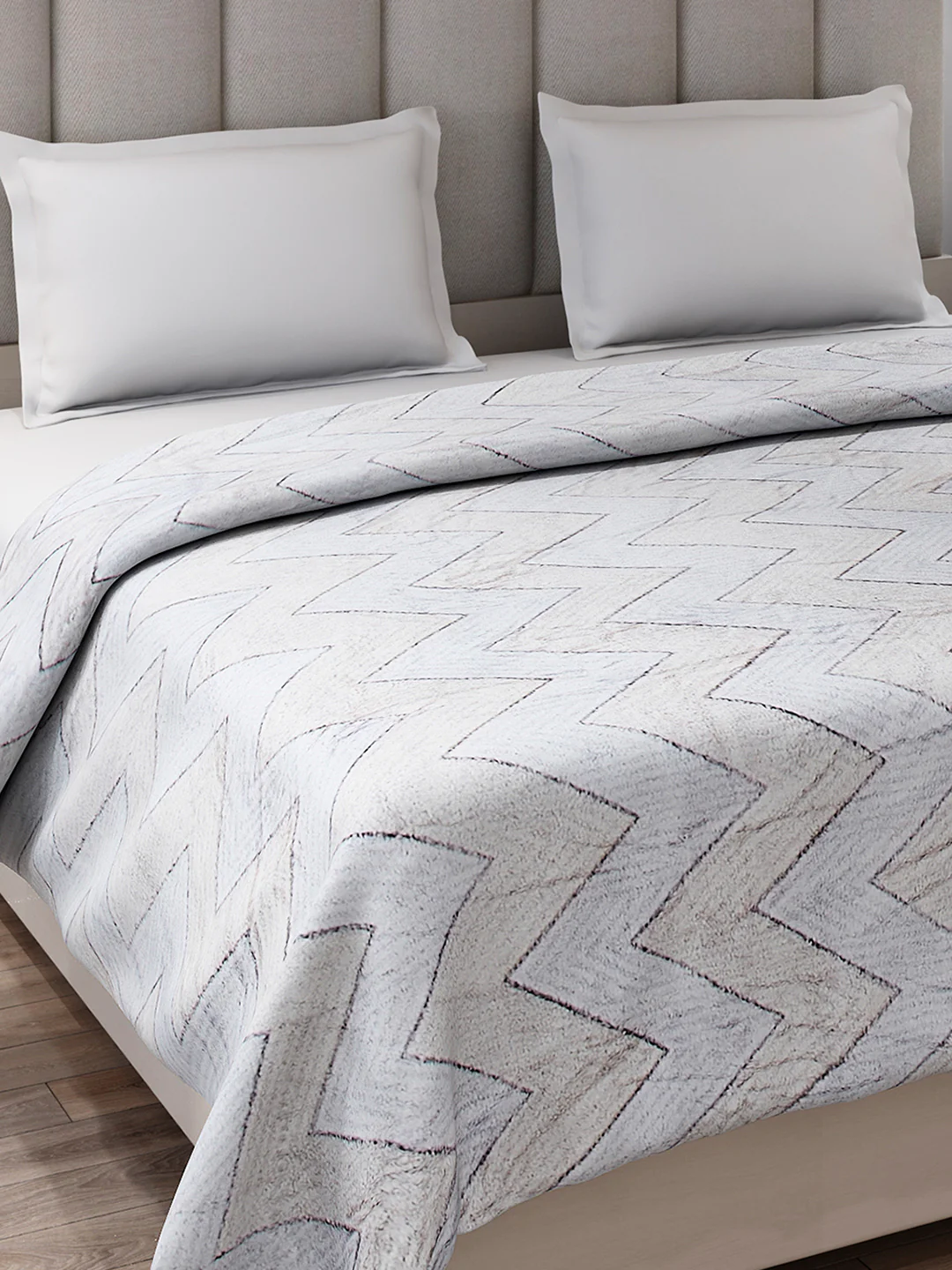 Printed Double Bed 300 GSM Blanket for AC Room - (Matrix) - Image 4
