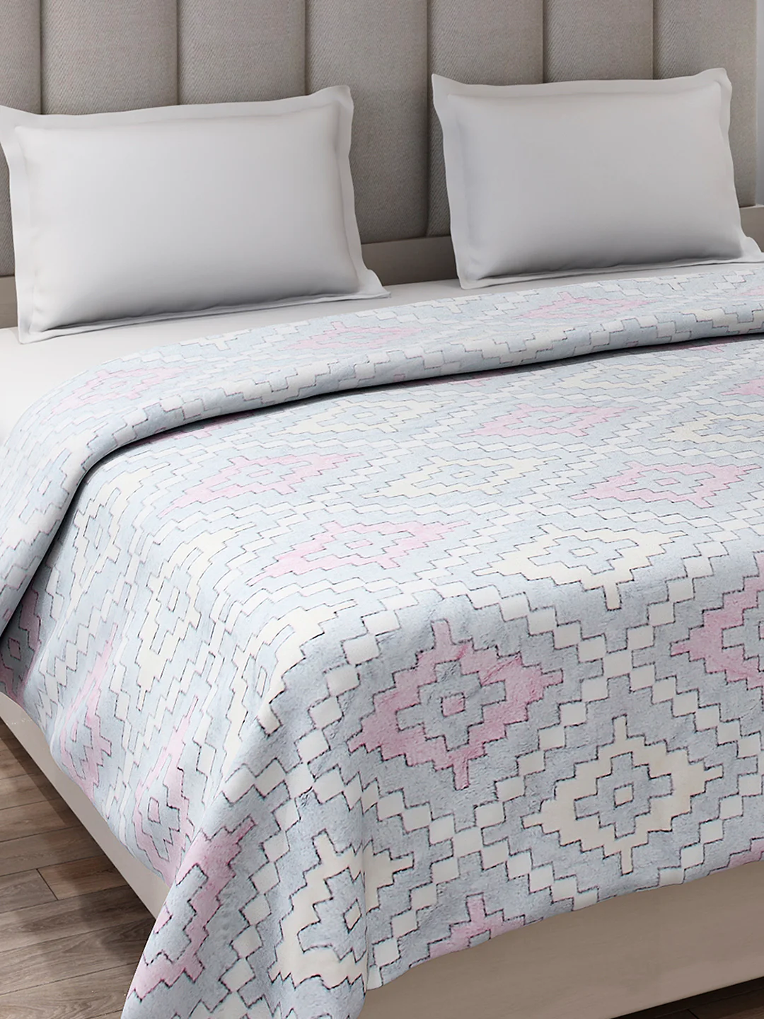 Printed Double Bed 300 GSM Blanket for AC Room - (Matrix) - Image 4