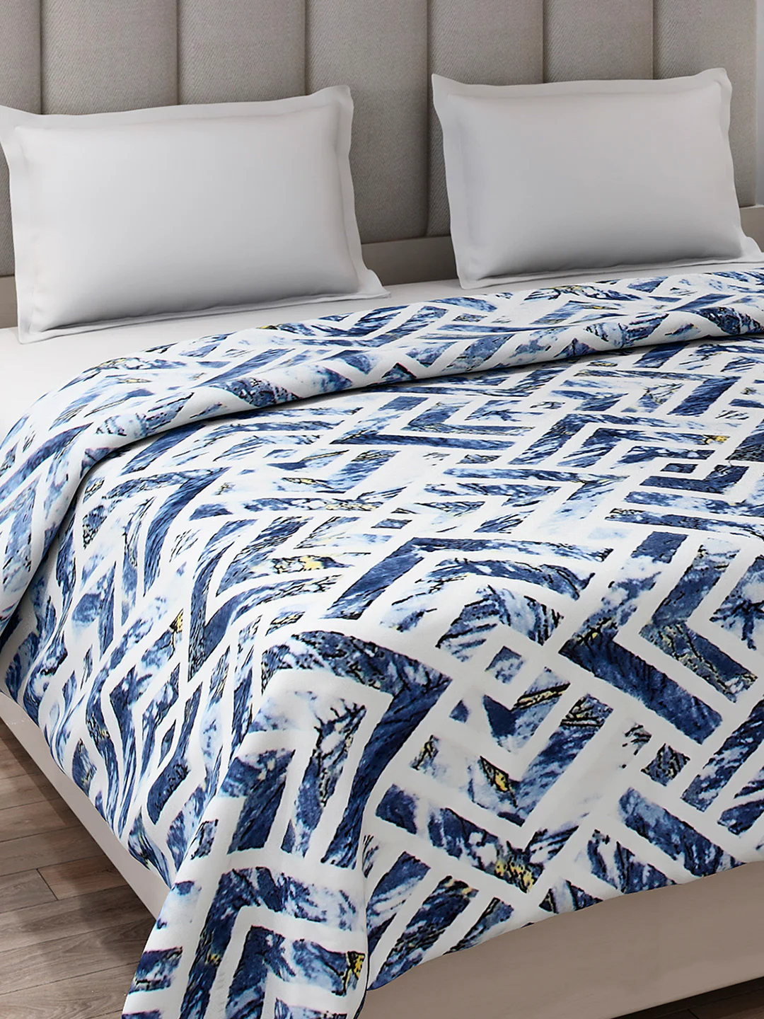 Printed Double Bed 354 GSM Blanket for AC Room - (Opera) - Image 4