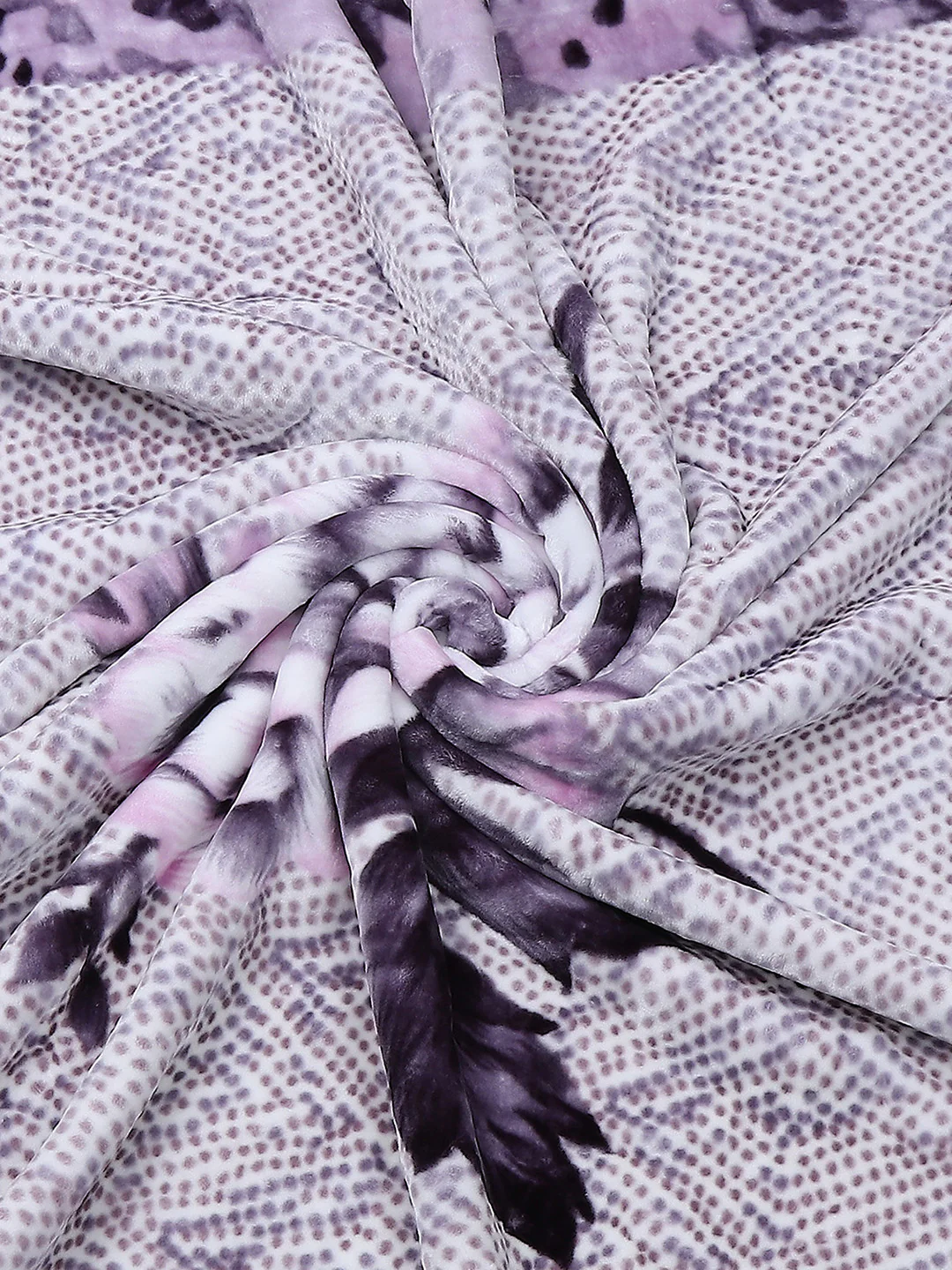Printed Double Bed 900 GSM Blanket for Heavy Winter -1 Ply (Weight 4.9 kg) - Image 7