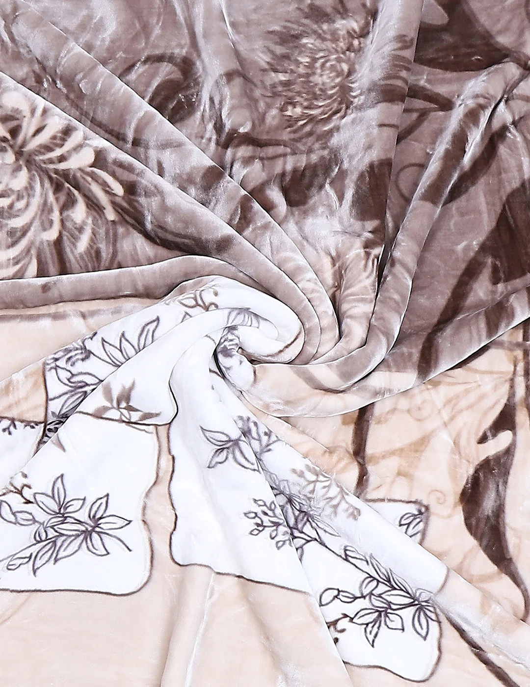 Printed Double Bed Bedding Set - Image 11