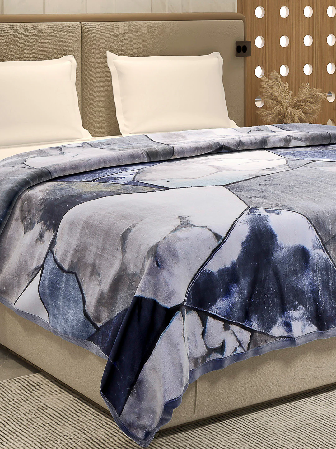 Printed Double Bed Blanket 1 Ply, 550 GSM, 2.9 kg (Roman)