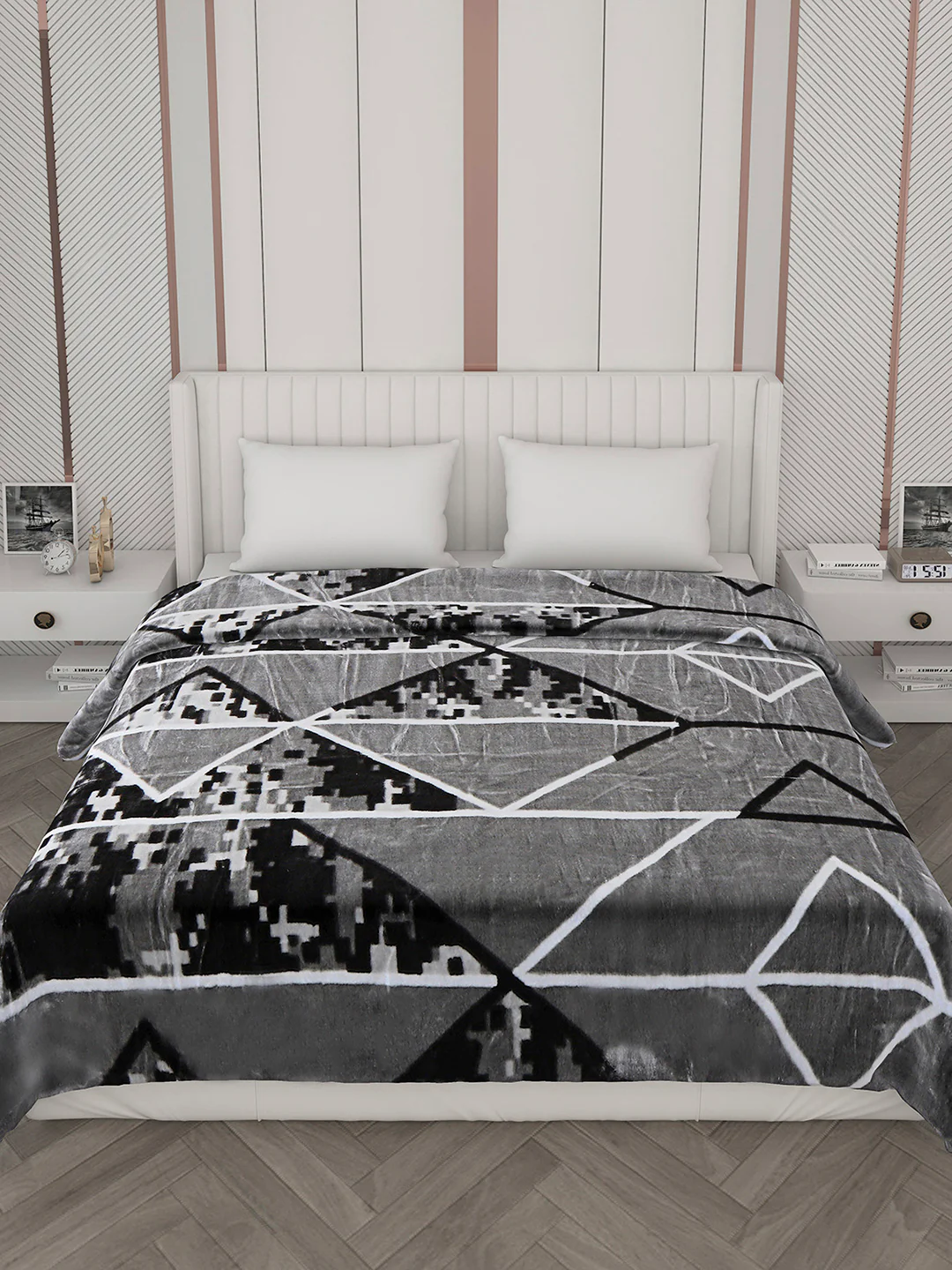 Printed Double Bed Reversible Blanket 2 Ply, 871 GSM, 4.6 kg (Moonvalley) - Image 3