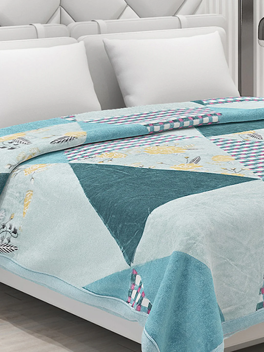 Printed Double Bed Blanket for Heavy Winter -2 Ply - Image 4