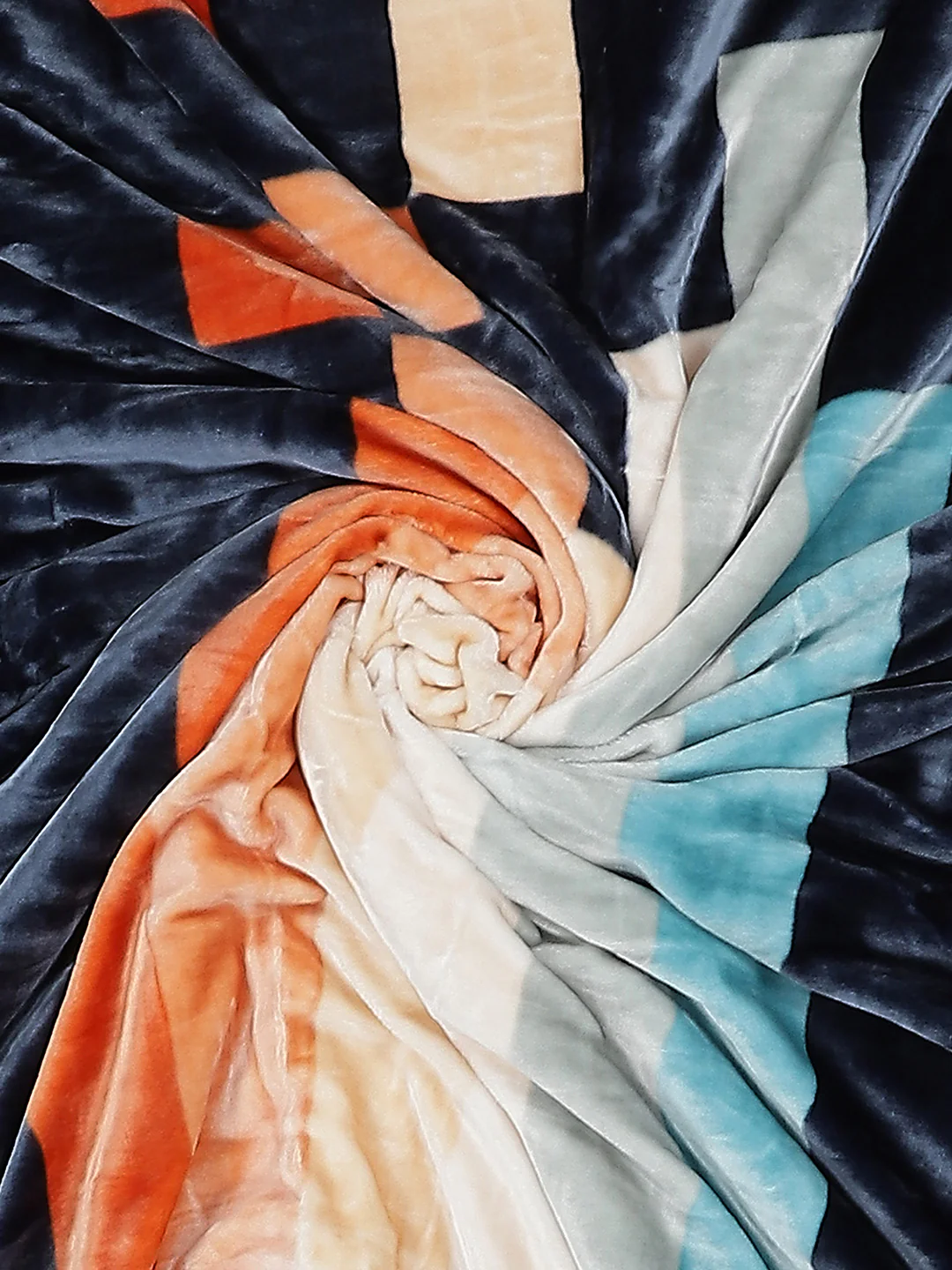 Printed Double Bed Blanket for Heavy Winter -3 Ply - Image 7
