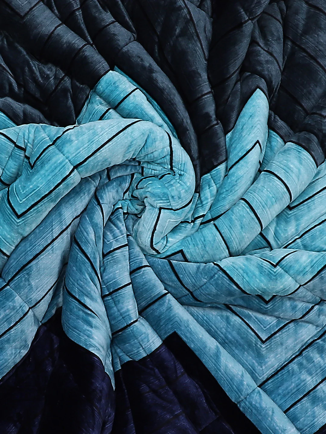 Printed Polyester Double Bed Comforter for Winter - Image 7