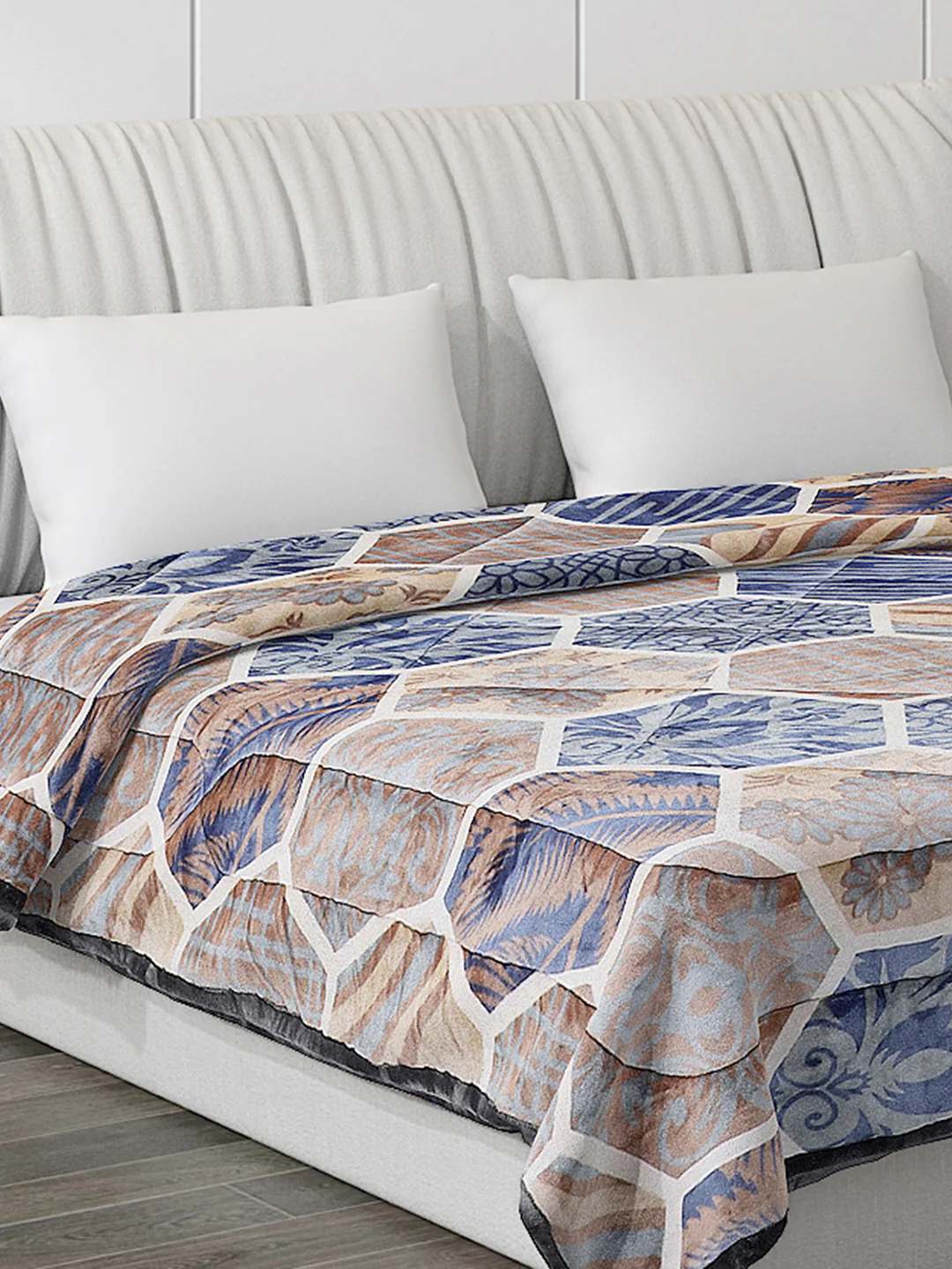 Printed Polyester Double Bed Comforter for Winter - Image 4
