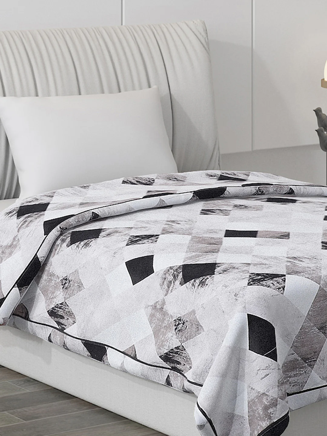 Printed Polyester Single Bed Comforter for AC Room - Image 4