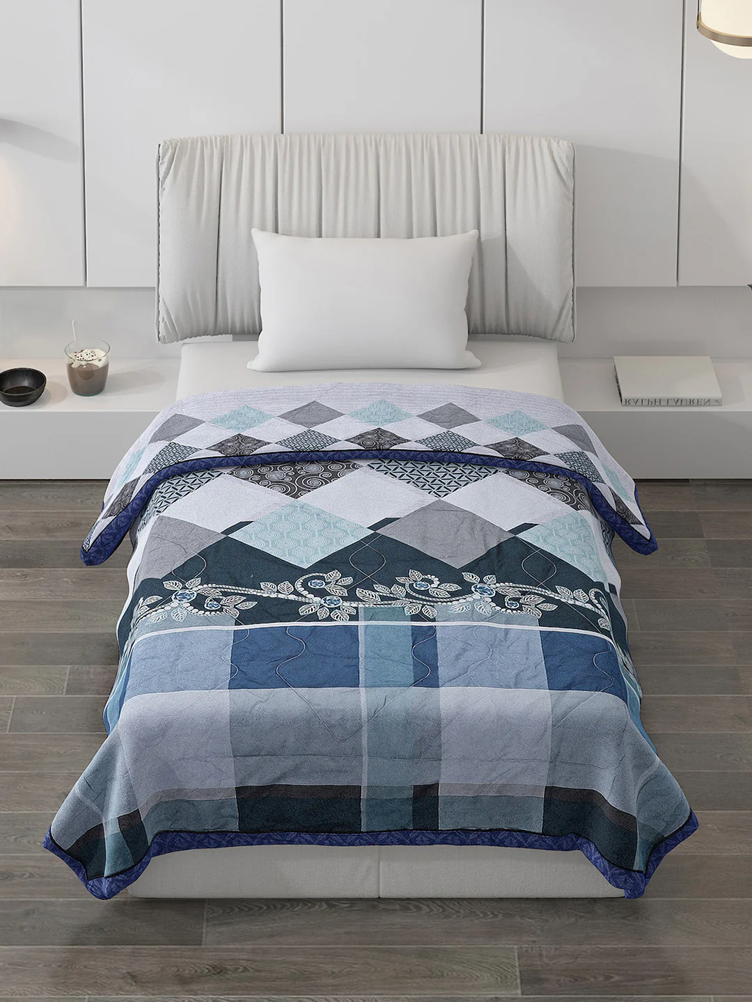 Printed Polyester Single Bed Comforter for AC Room - Image 2