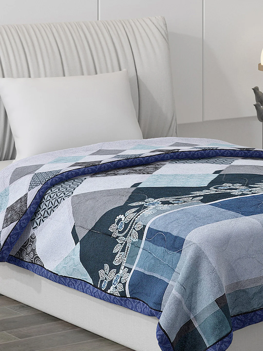 Printed Polyester Single Bed Comforter for AC Room - Image 4