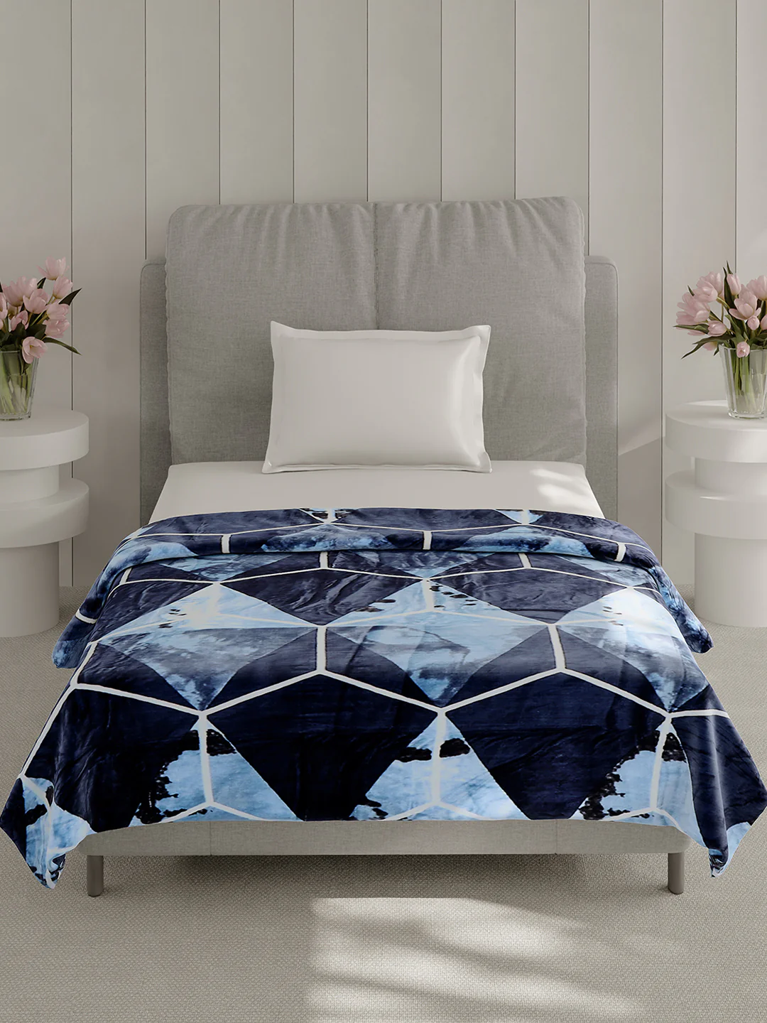Printed Single Bed 240 GSM Blanket for AC Room - (Fuzzy) - Image 3