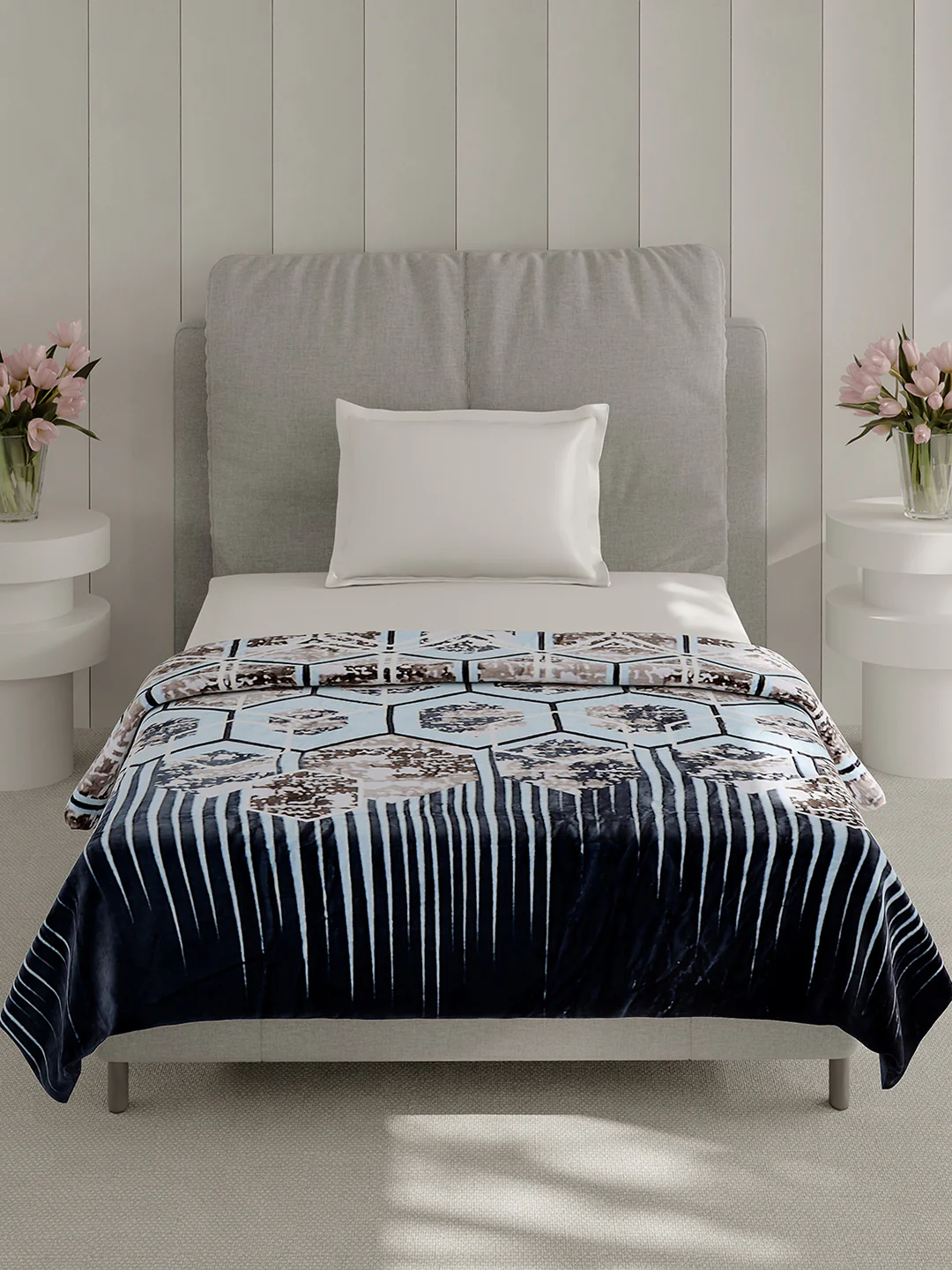 Printed Single Bed 240 GSM Blanket for AC Room - (Fuzzy) - Image 3