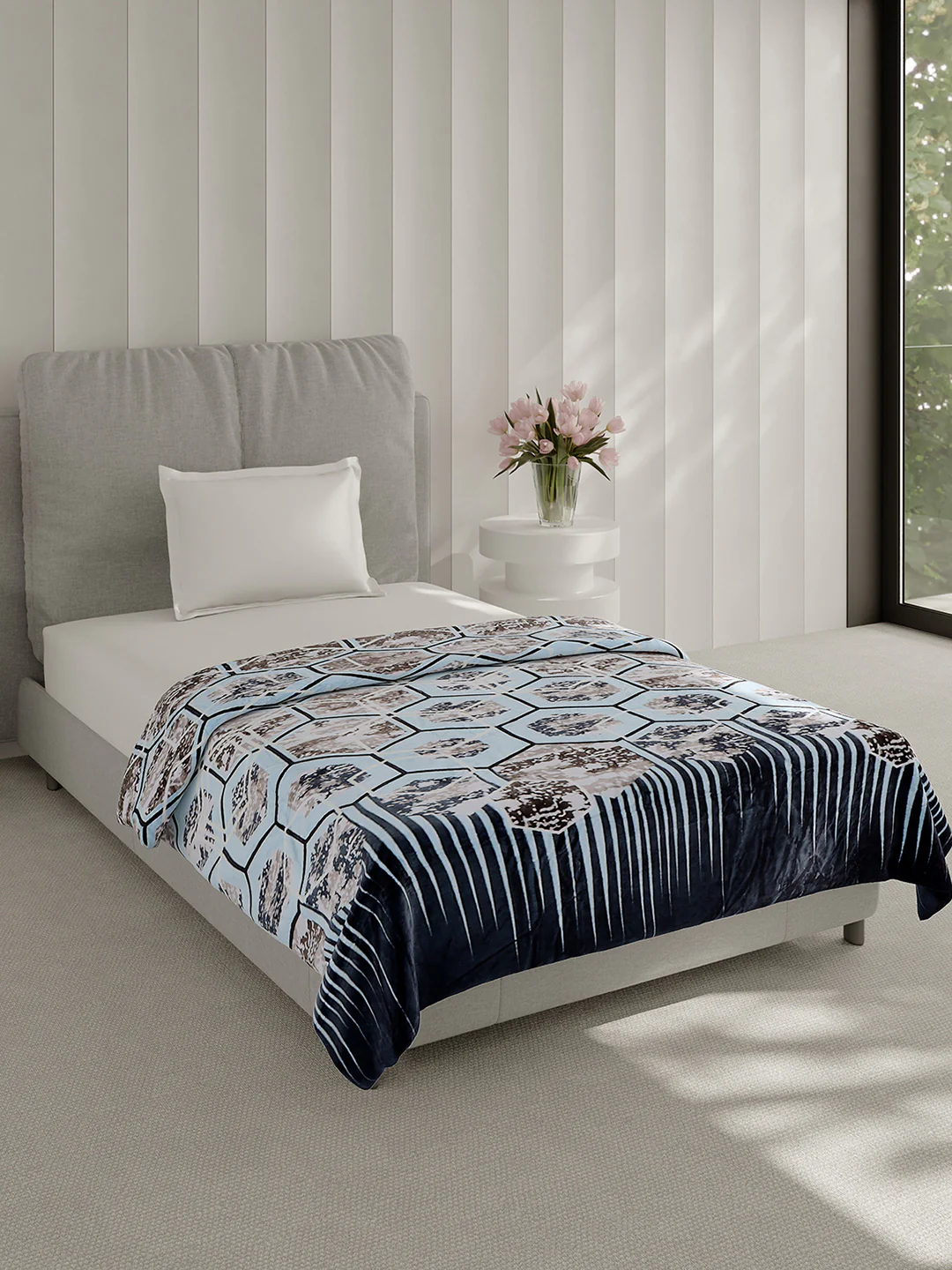 Printed Single Bed 240 GSM Blanket for AC Room - (Fuzzy) - Image 4