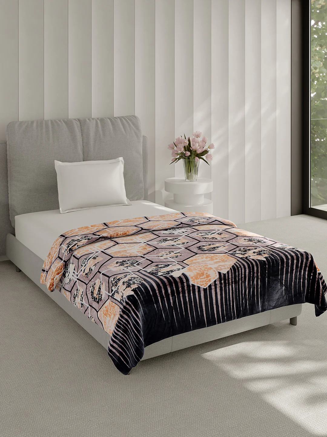 Printed Single Bed 240 GSM Blanket for AC Room - (Fuzzy) - Image 4