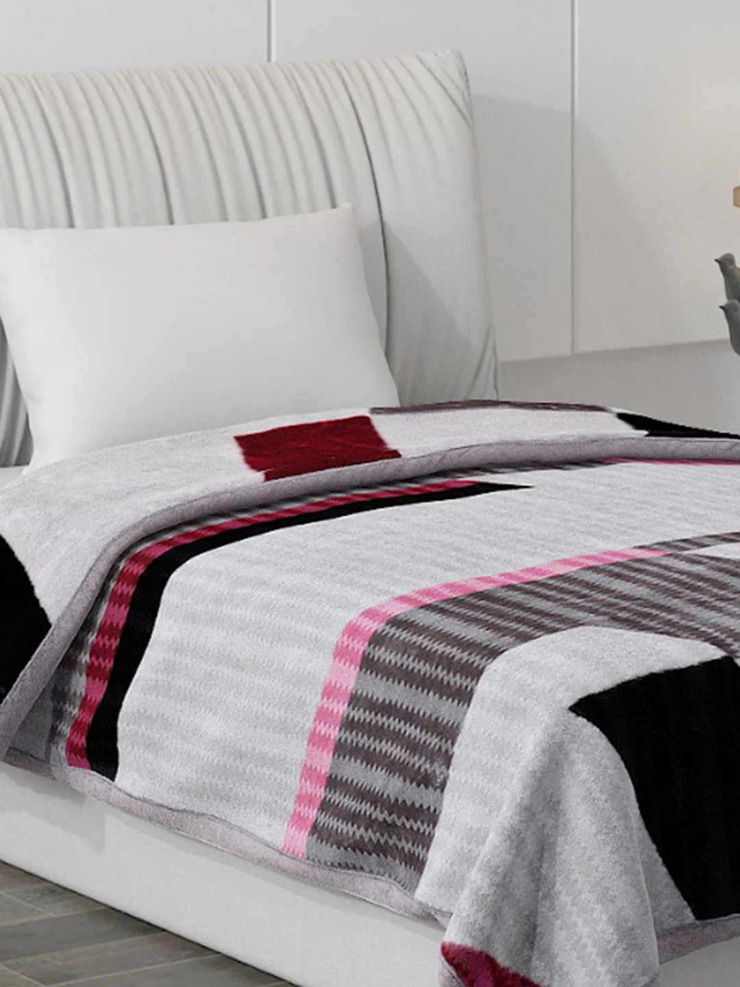 Printed Single Bed 852 GSM Blanket Knight Rider 2 Ply (Weight 3 kg) - Image 5