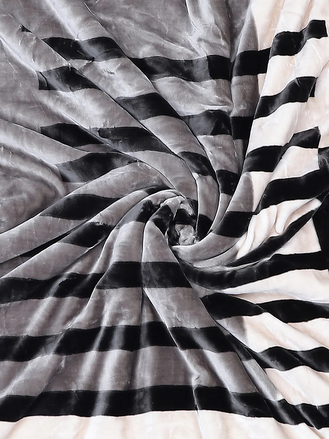 Printed Single Bed 951 GSM Blanket Haze 3 Ply (Weight 3.35 kg) - Image 7