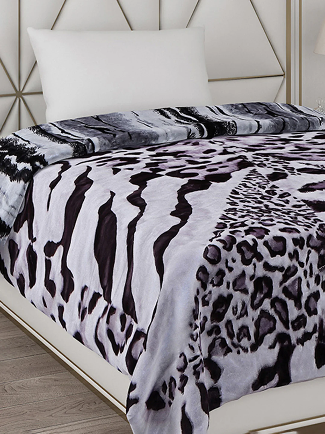Printed Single Bed Reversible Blanket 2 Ply, 511 GSM, 1.8 kg (New Diamond) - Image 6