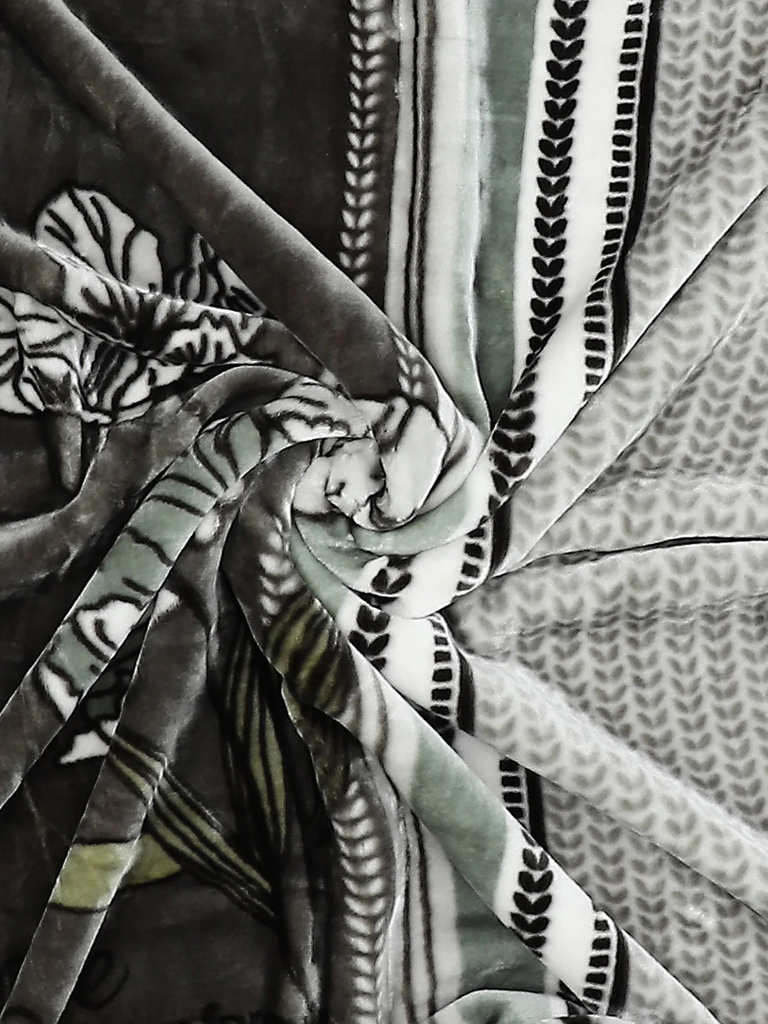 Printed Single Bed Blanket for Mild Winter -2 Ply - Image 7