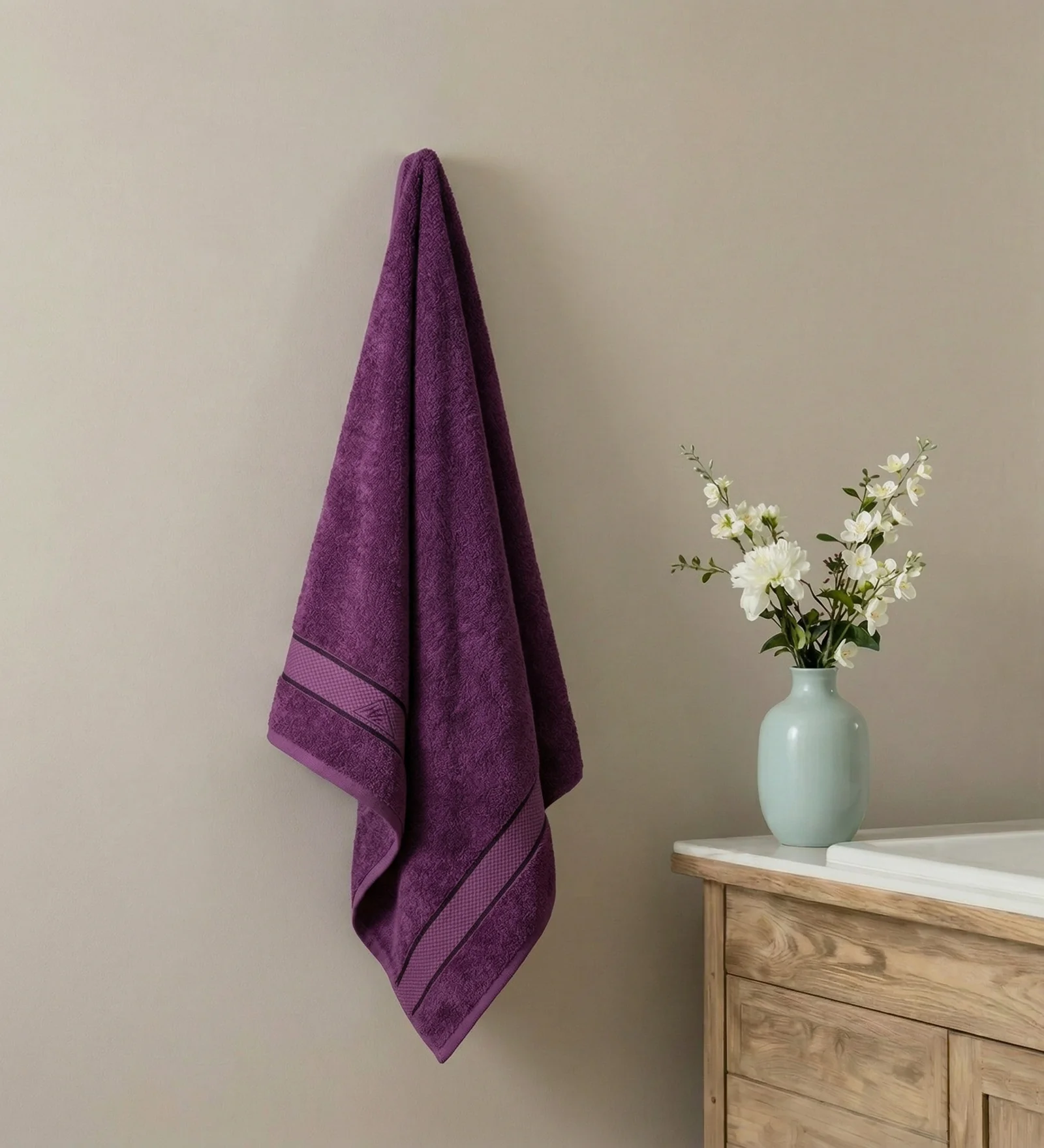 Purple Pure Cotton Solid 450 GSM Bath Towel 1 Piece (Oasis Collection)
