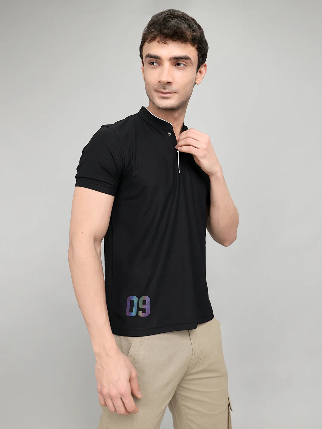 Rock.it Men Black Solid Henley Neck Half Sleeve T-Shirt - Image 3