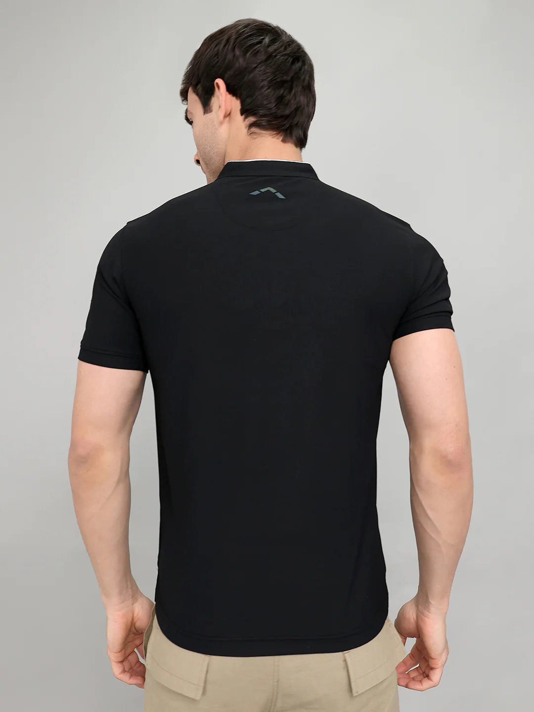 Rock.it Men Black Solid Henley Neck Half Sleeve T-Shirt - Image 5