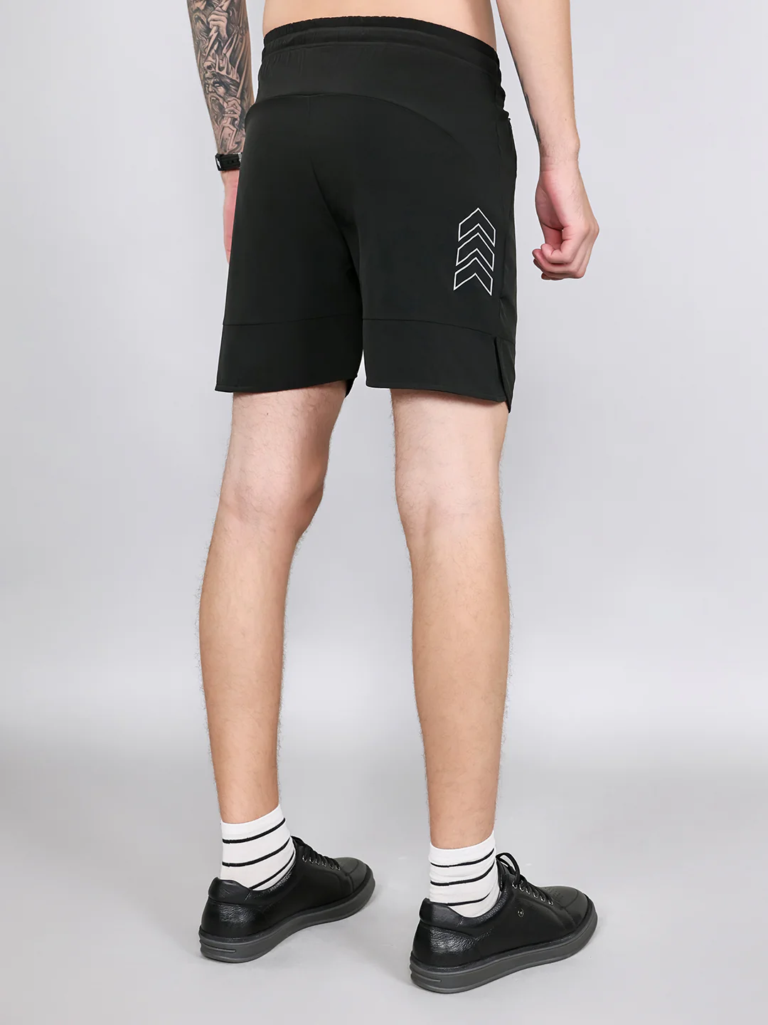 Rock.it Men Black Solid Regular Fit Shorts - Image 4