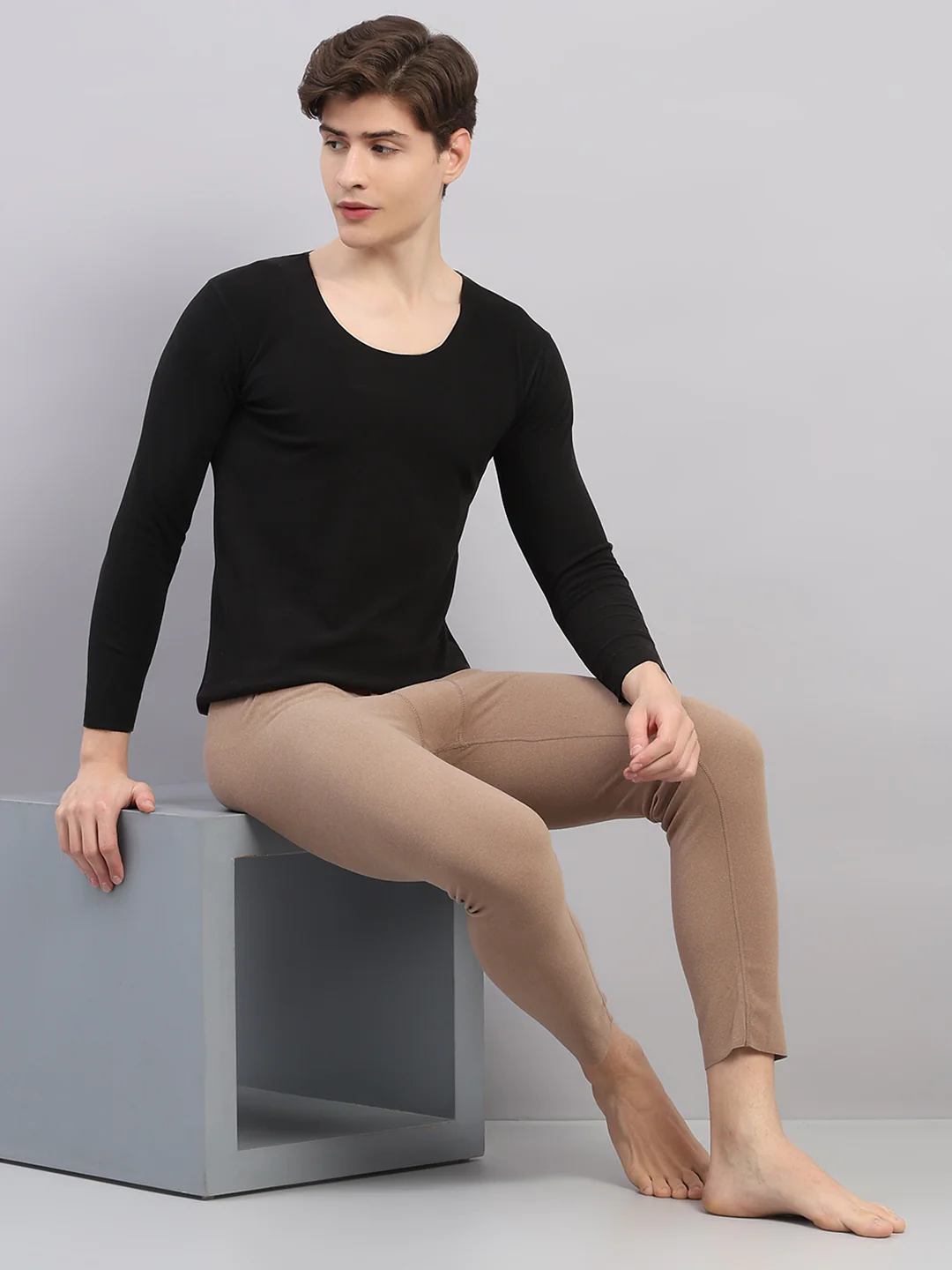 Rock.it Men Black Solid Round Neck Full Sleeve Thermal Vest - Image 2