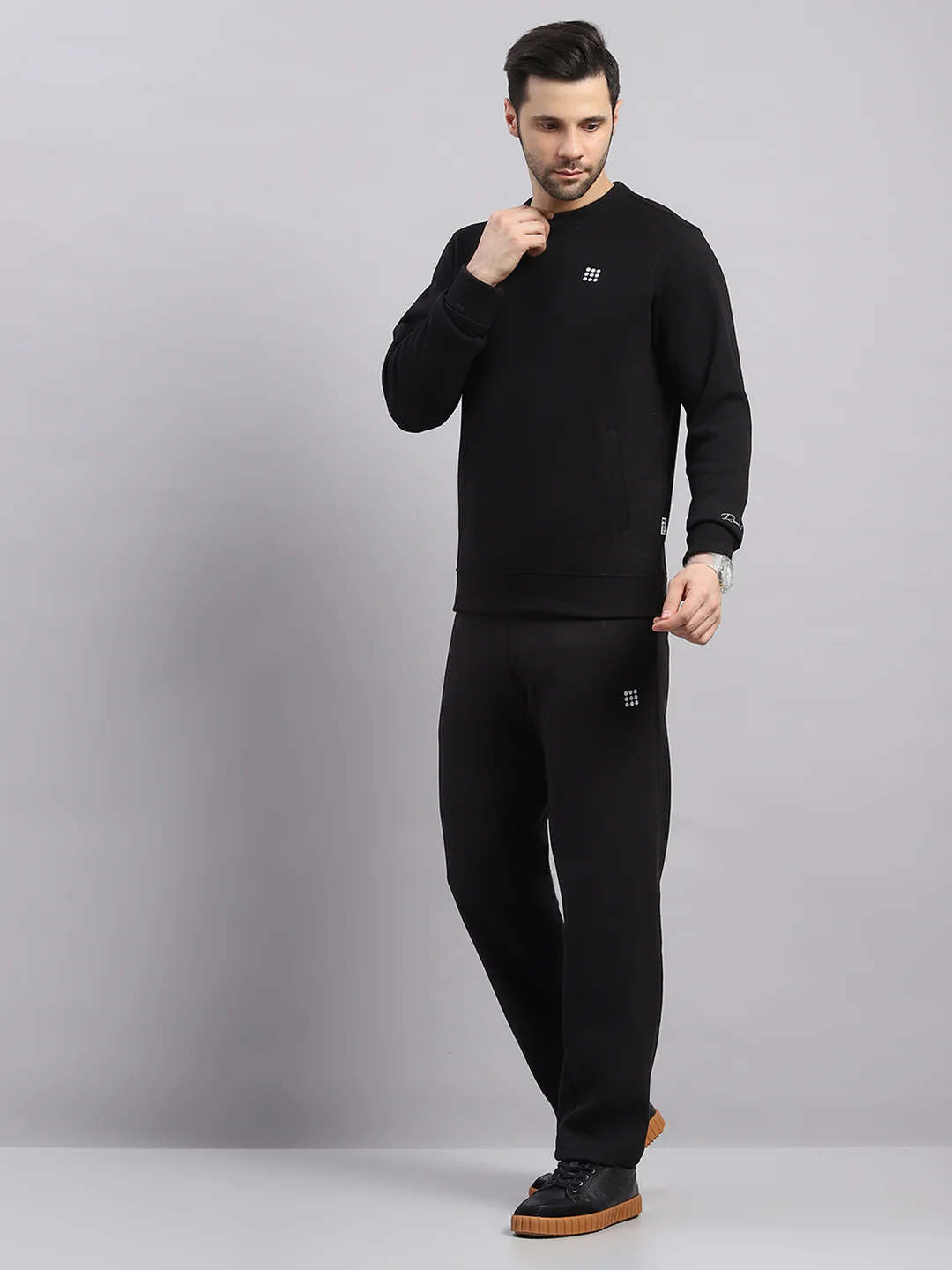 Rock.it Men Black Solid Round Neck Full Sleeve Winter Tracksuit - Image 3