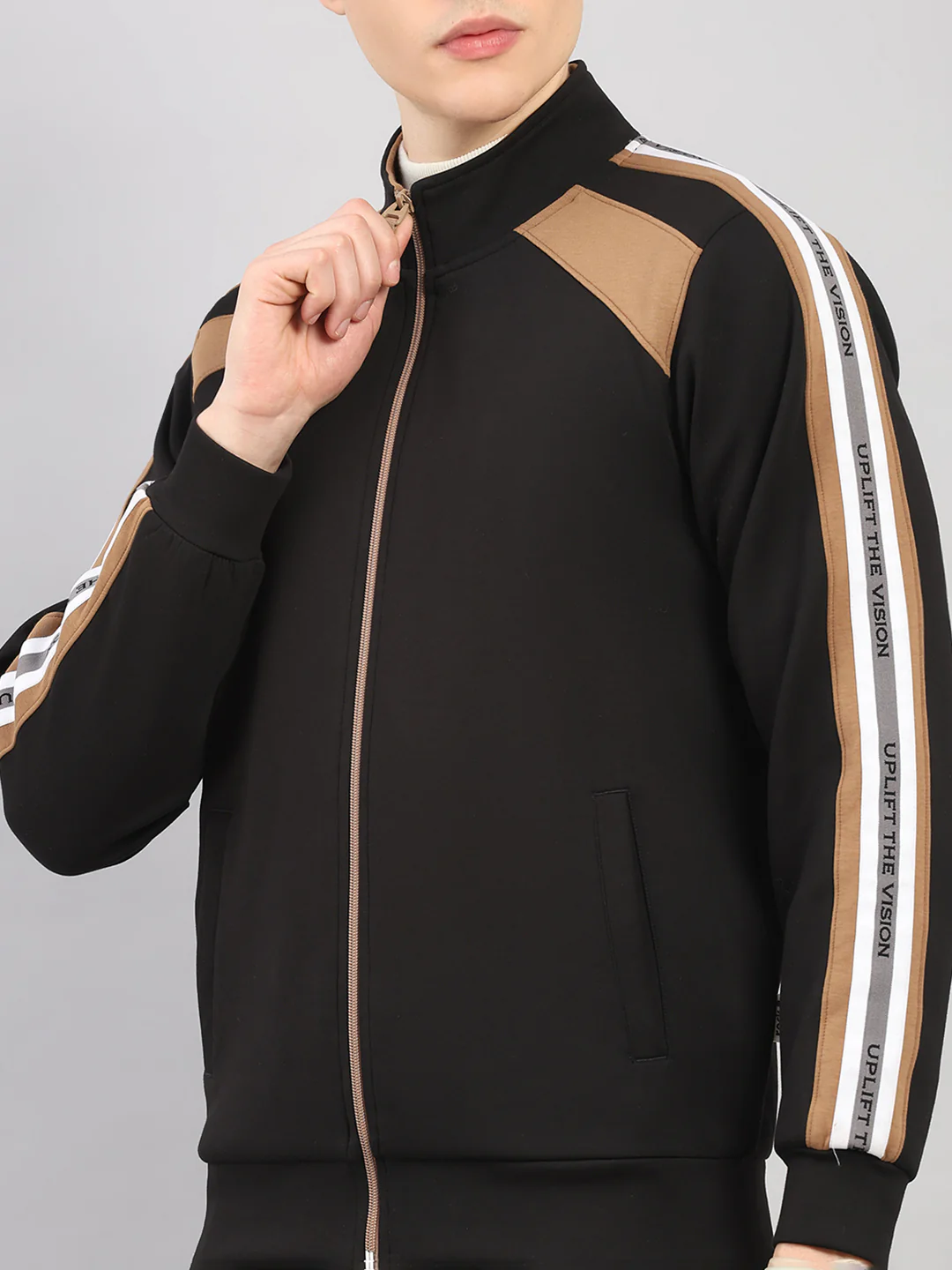 Rock.it Men Black Solid Round Neck Sleeveless Winter Tracksuit - Image 7