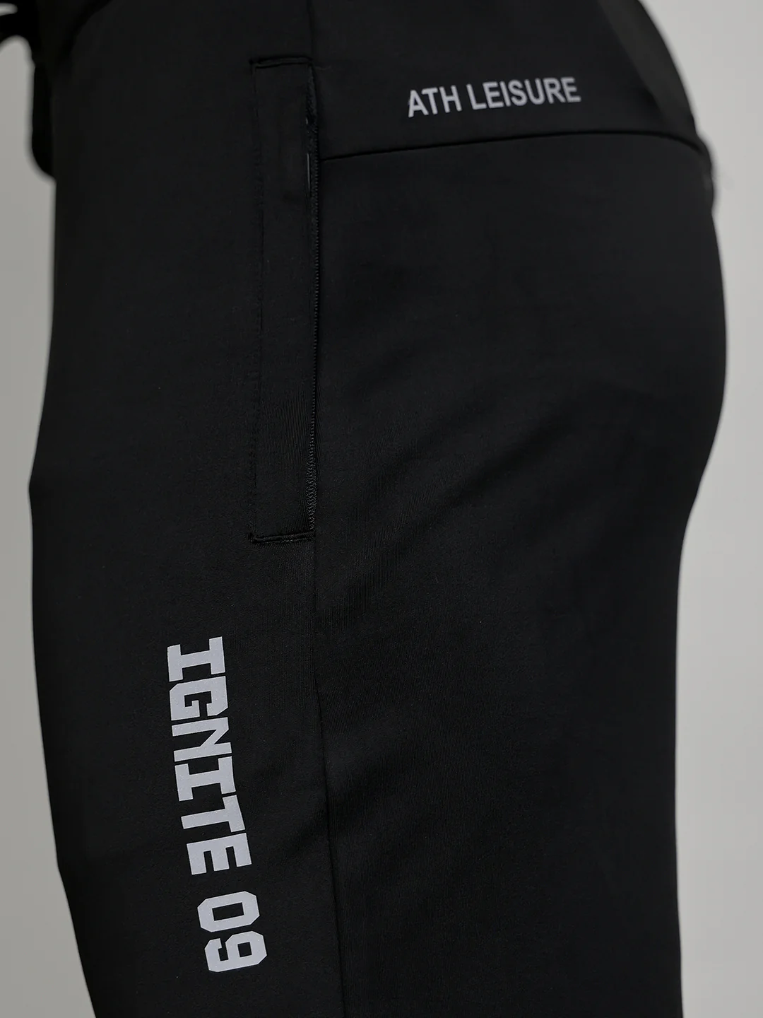 Rock.it Men Black Solid Slim Fit Lower - Image 5
