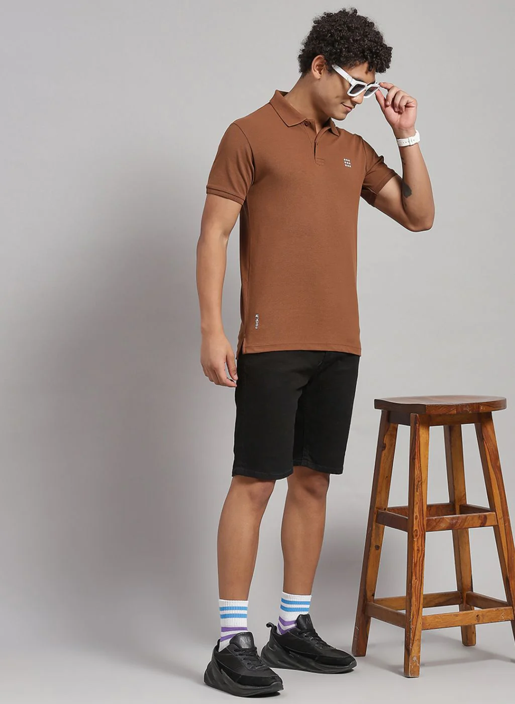 Rock.it Men Brown Solid T-Shirt - Image 2
