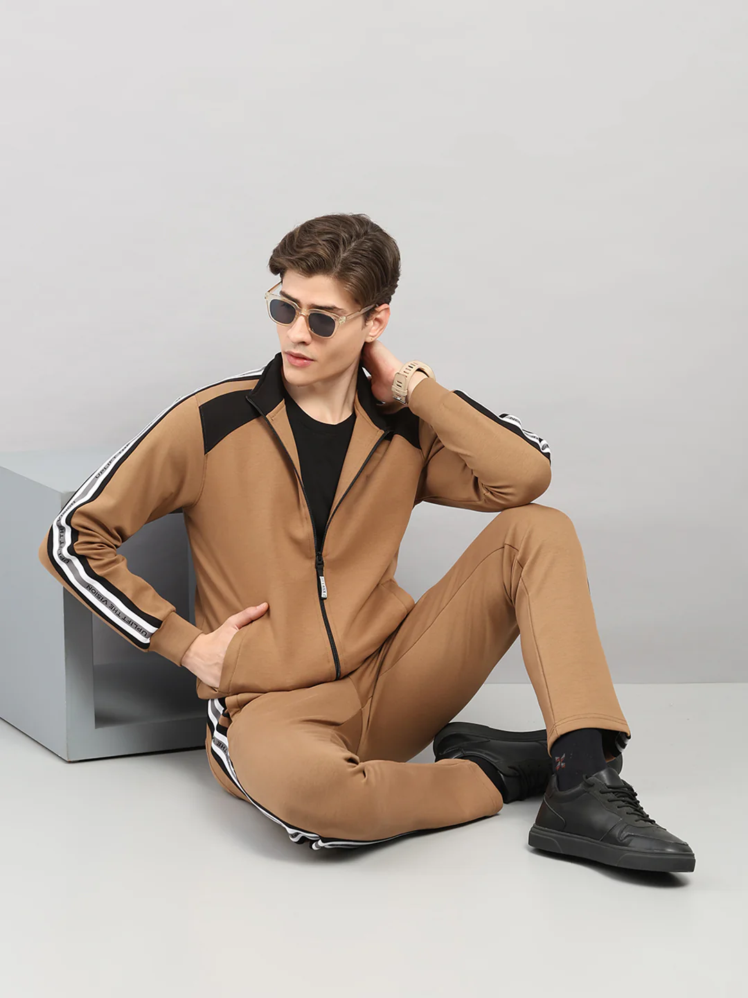 Rock.it Men Camel Brown Solid Round Neck Sleeveless Winter Tracksuit - Image 2