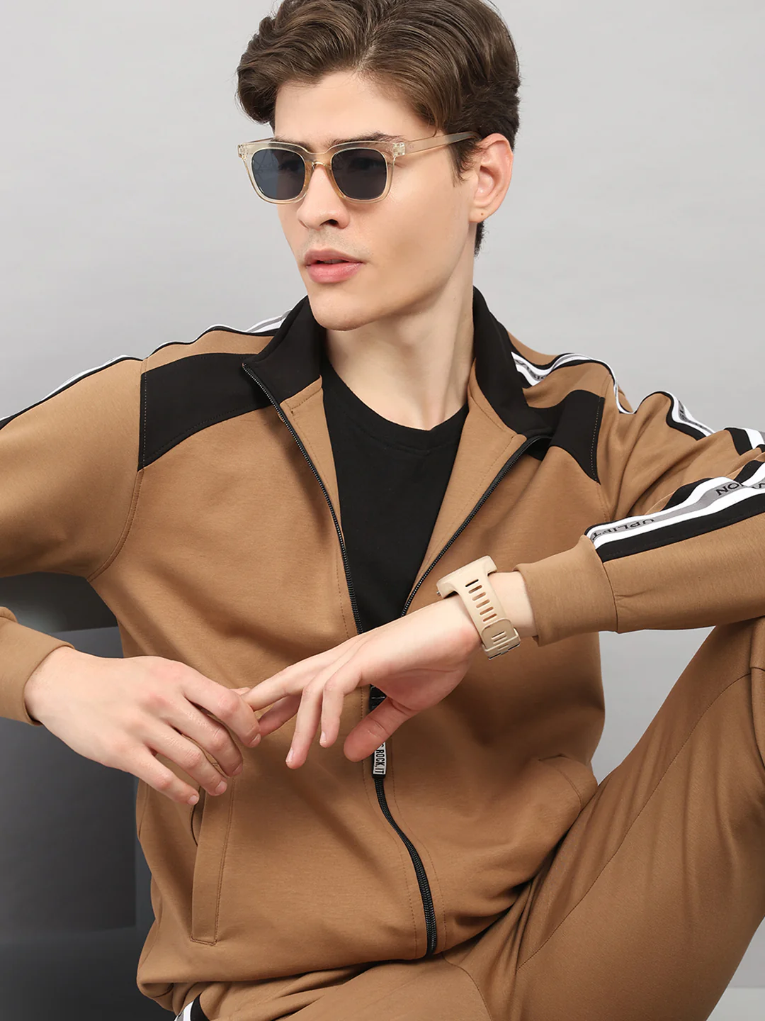 Rock.it Men Camel Brown Solid Round Neck Sleeveless Winter Tracksuit - Image 6