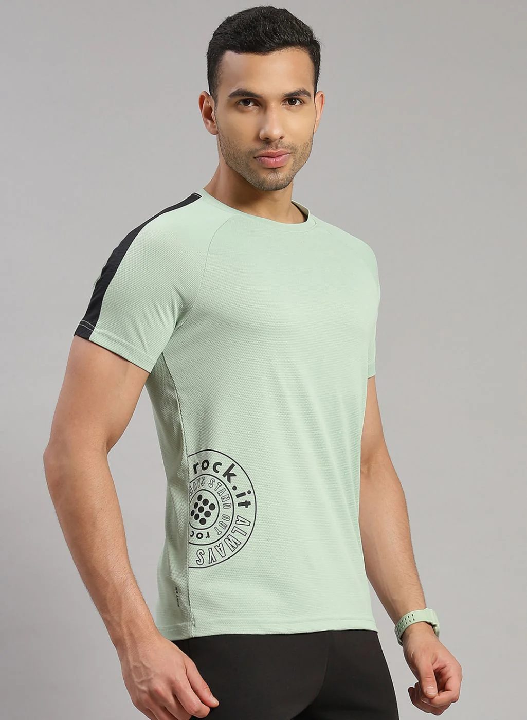 Rock.it Men Green Solid T-Shirt - Image 4