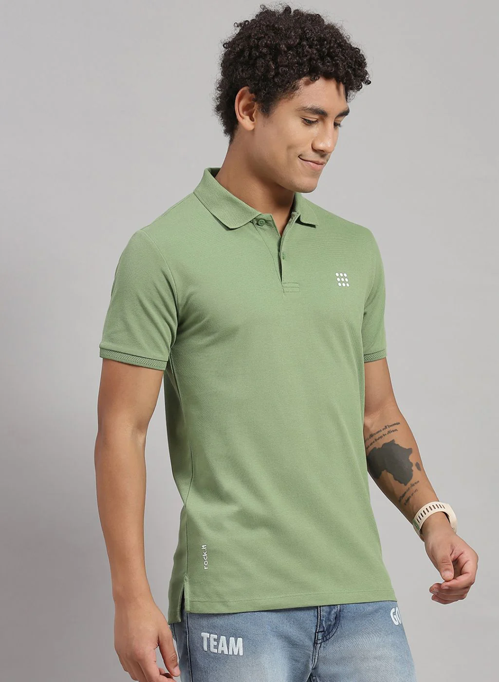 Rock.it Men Green Solid T-Shirt - Image 3