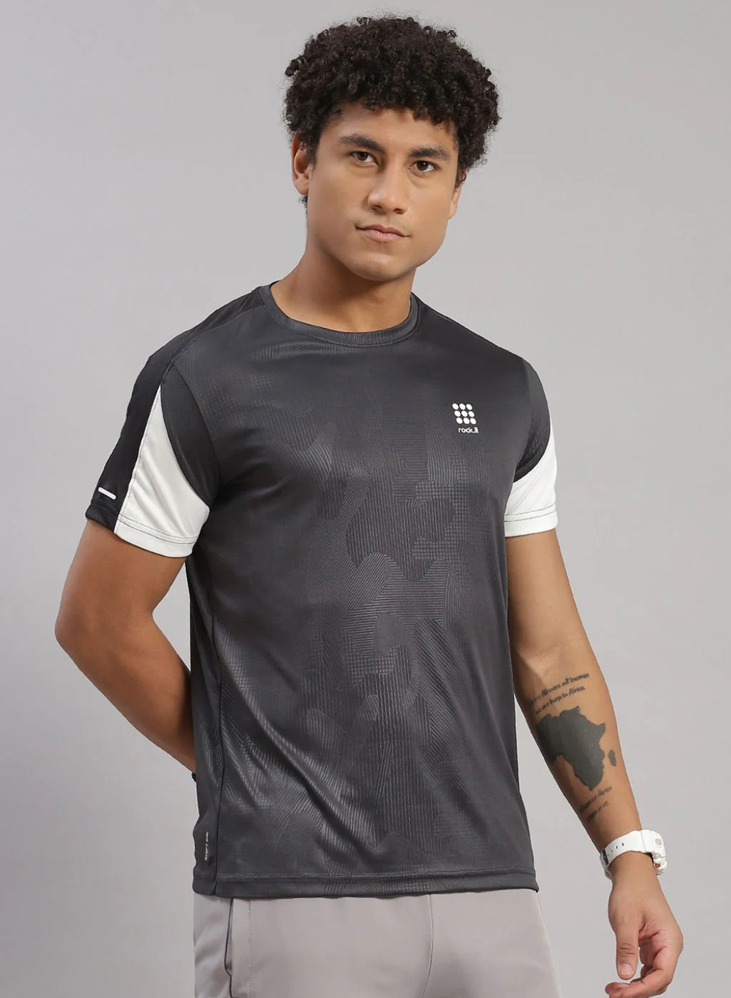 Rock.it Men Grey Solid T-Shirt - Image 3
