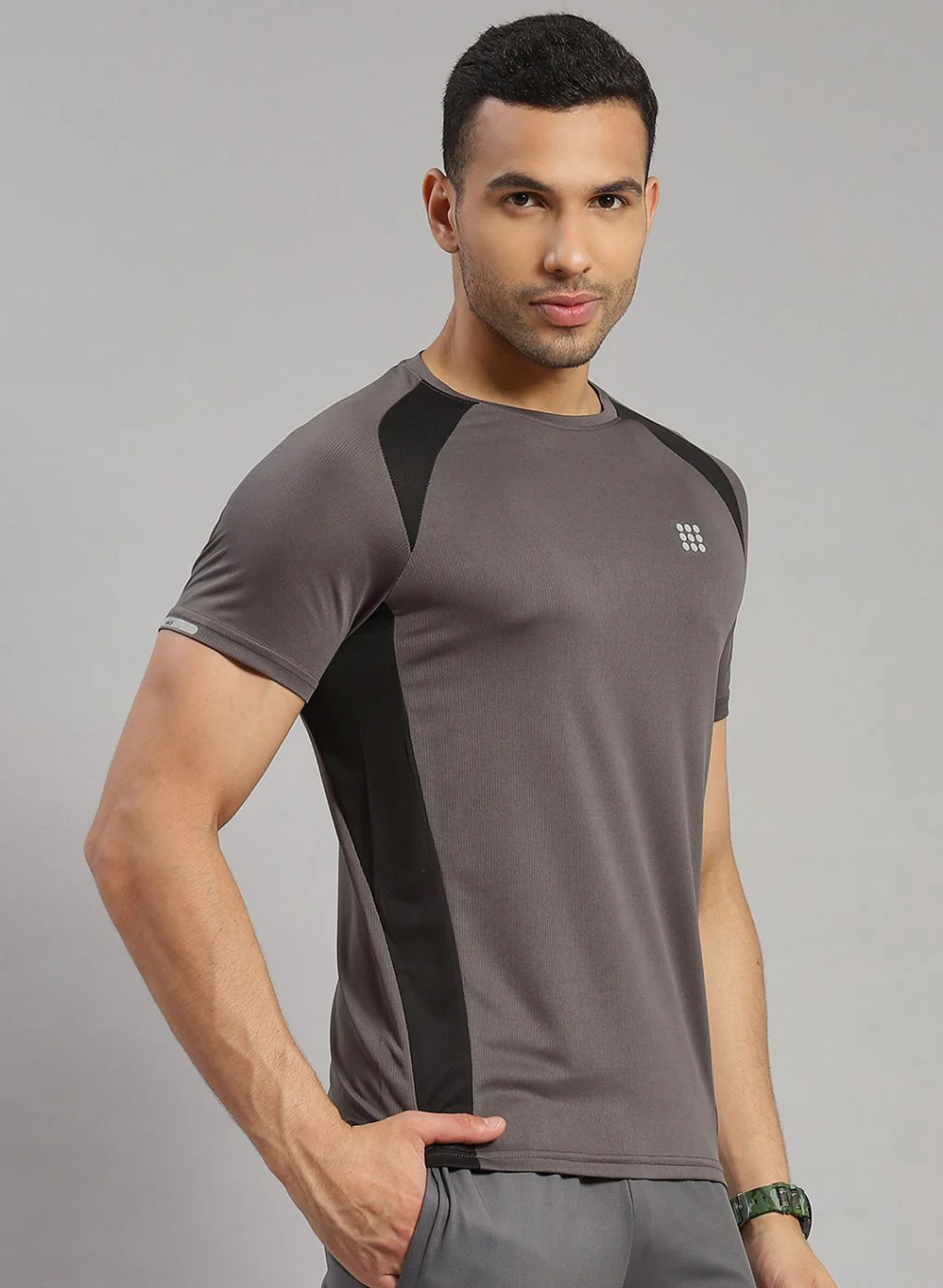 Rock.it Men Grey Solid T-Shirt - Image 4