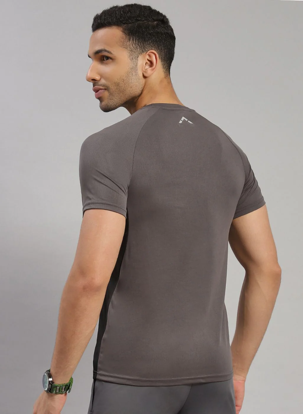 Rock.it Men Grey Solid T-Shirt - Image 5