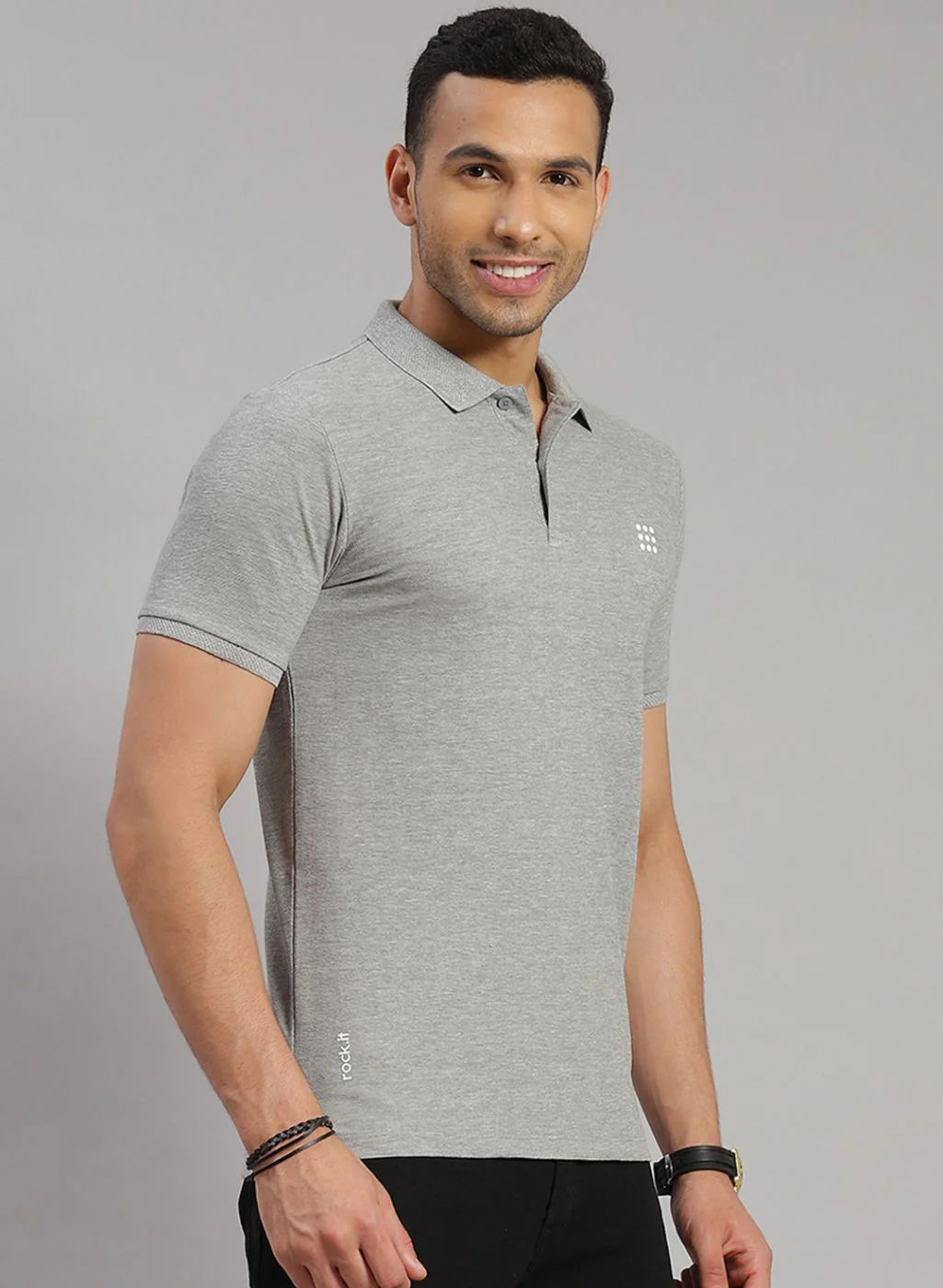 Rock.it Men Grey Solid T-Shirt - Image 4