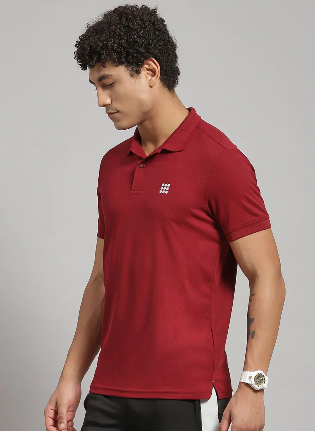 Rock.it Men Maroon Solid T-Shirt - Image 2
