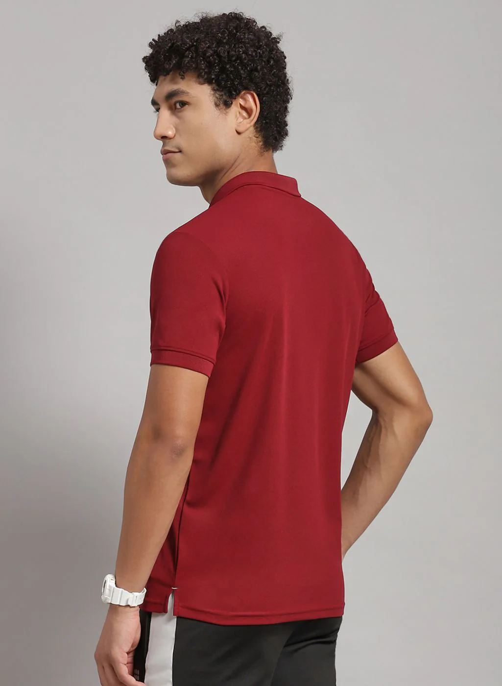Rock.it Men Maroon Solid T-Shirt - Image 4